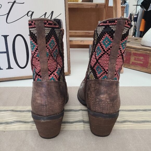 Very Volatile Colorful Cross-stitch Cowgirl Boots Size 9 - Picture 6 of 12